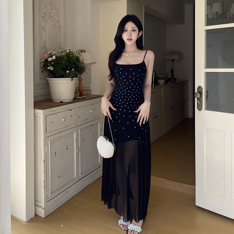 重工烫钻吊带连衣裙女春夏新款设计感纯欲修身弹力显瘦包臀裙长裙