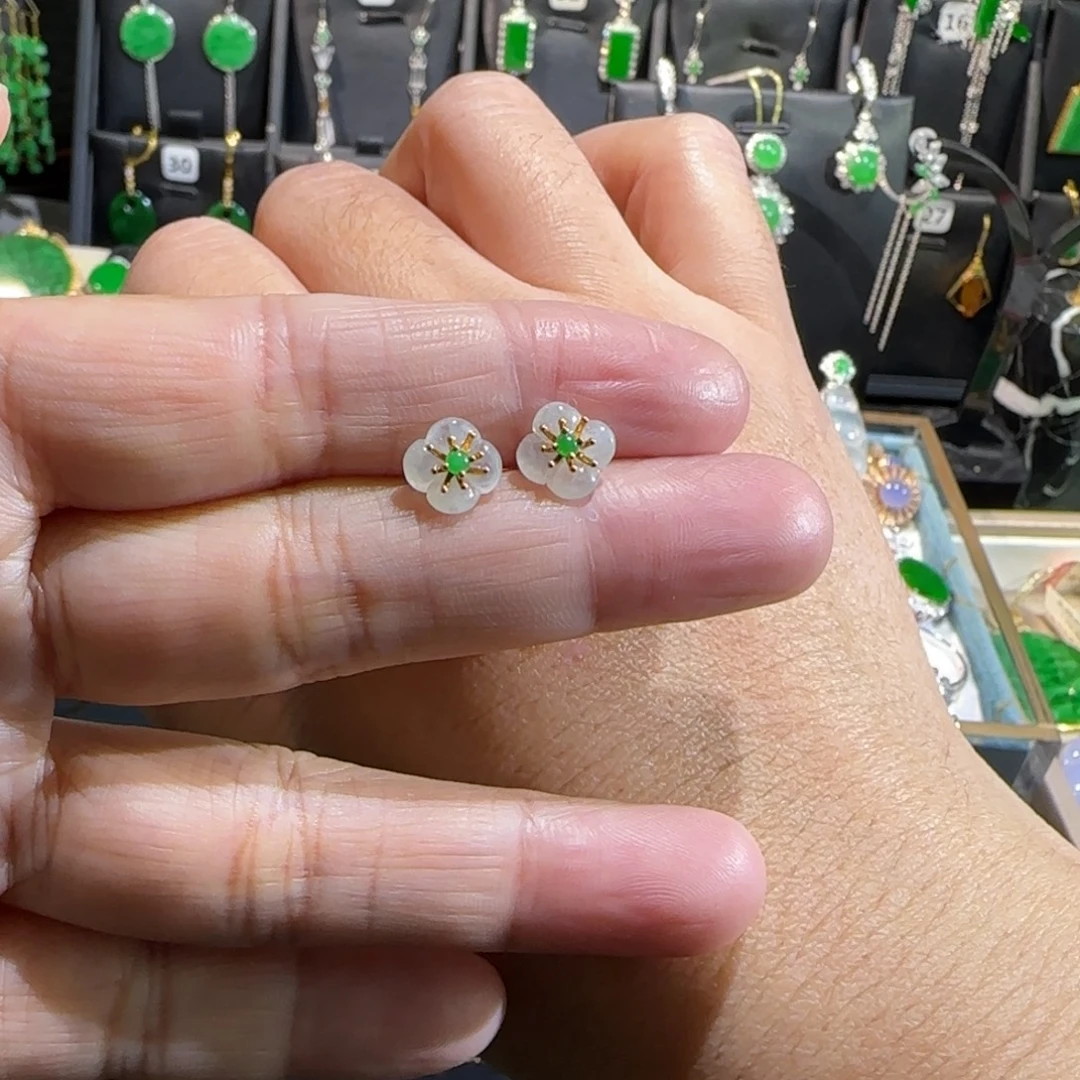 翡翠18K金镶嵌颈饰耳钉