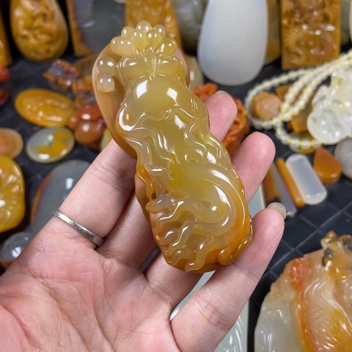 石英质玉（黄龙玉）未镶嵌笔搁