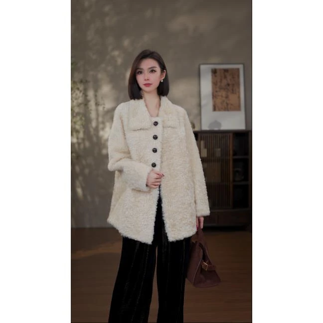 GONG QUE 新中式秋冬款阿尔卑斯山拉贡羊皮毛一体长袖外套 242305