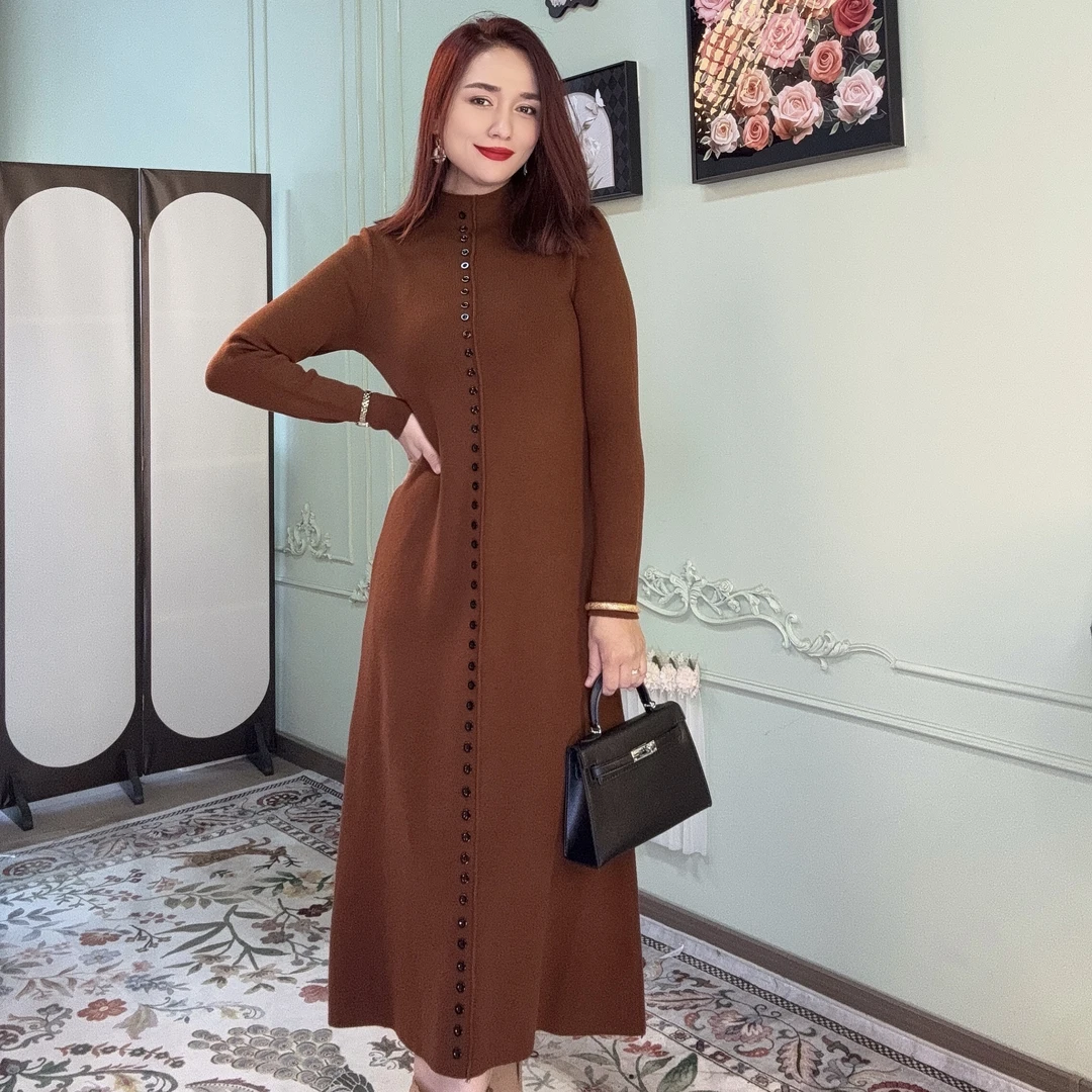 新款气质高端舒服面料排扣A字版连衣裙