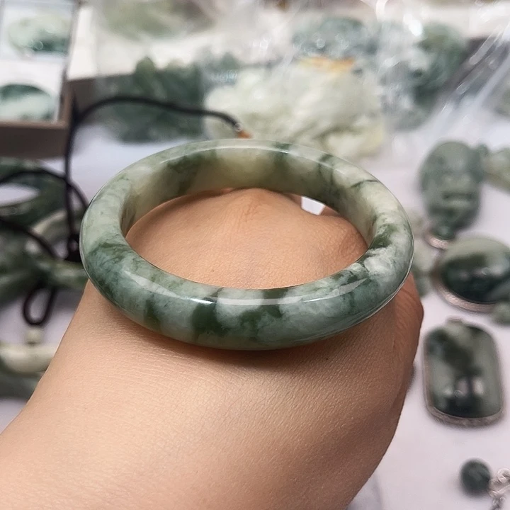 透闪石-蛇纹石玉未镶嵌手镯安****y