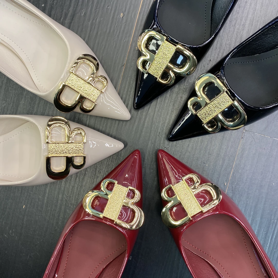 2025新款韩版红底高跟鞋法式百搭浅口漆皮性感夜店纯欲风高跟鞋