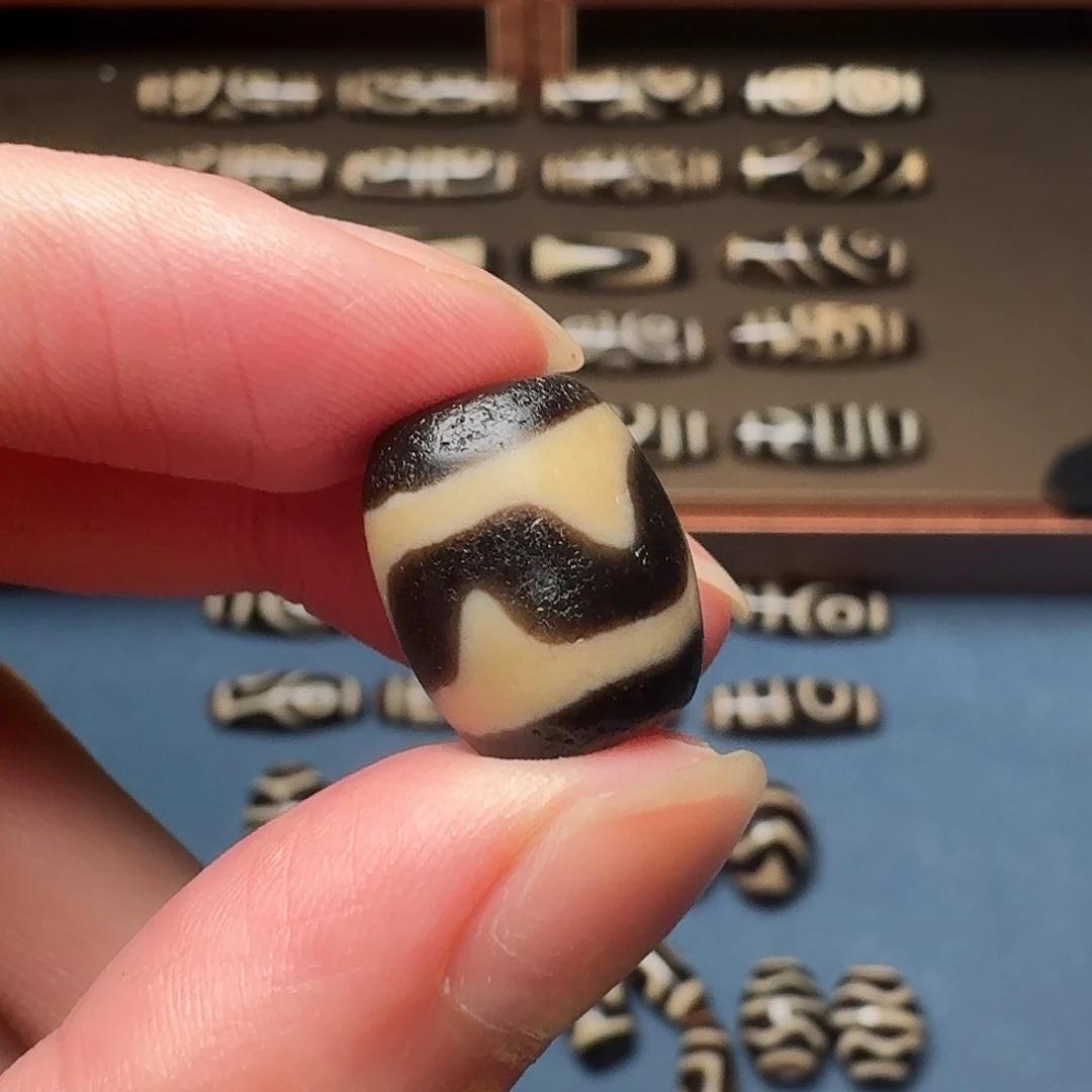 未镶嵌颈饰玛瑙/玉髓上肯超顶虎牙桶珠