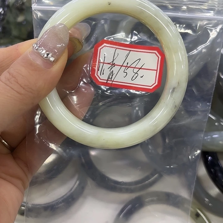小***情蛇纹石玉未镶嵌手镯