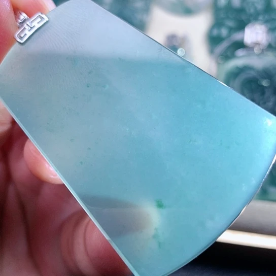 【闪购商品】翡翠颈饰18K金镶嵌天然翡翠