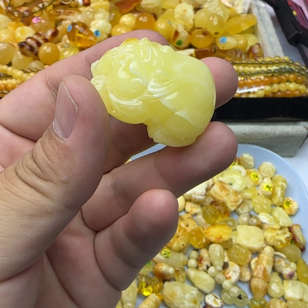 琥珀未镶嵌裸石16.56克