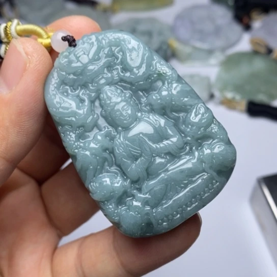 翡翠未镶嵌颈饰翡翠