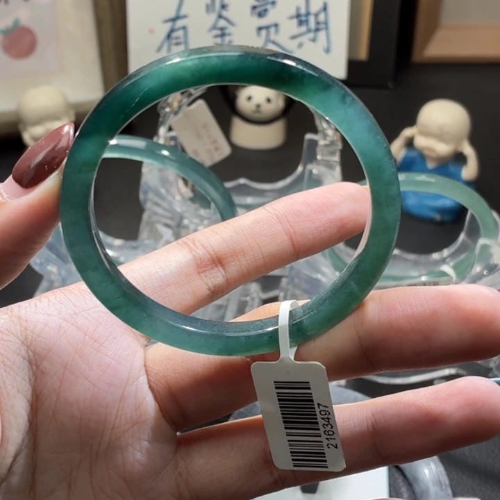 翡翠未镶嵌手镯深邃啤酒瓶绿53