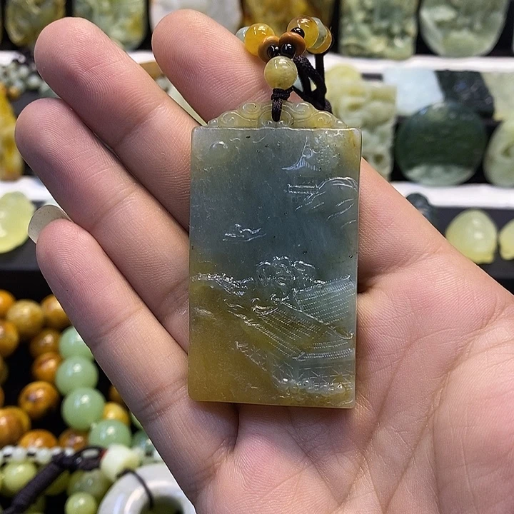 蛇纹石玉未镶嵌颈饰