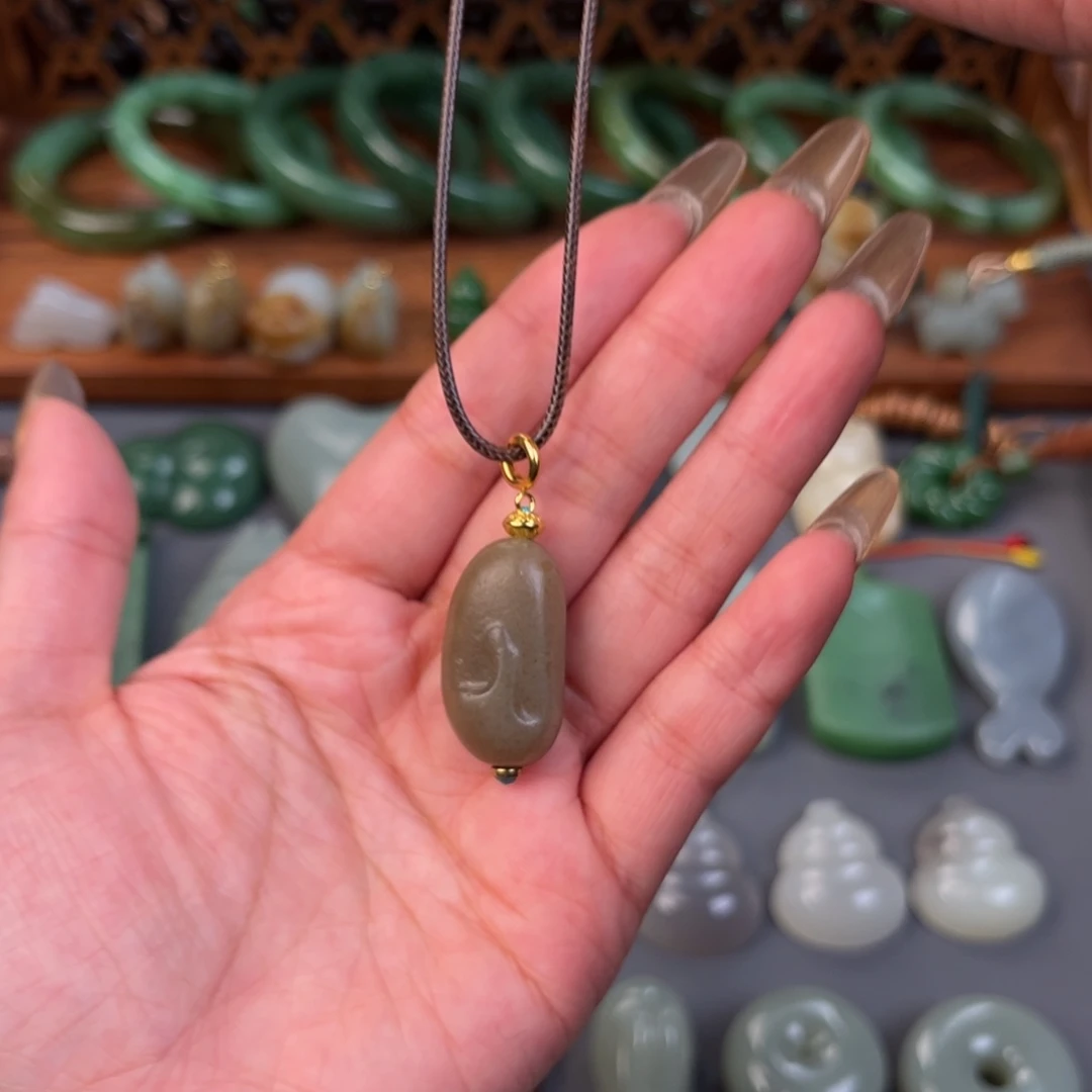 和田玉（糖玉）未镶嵌颈饰