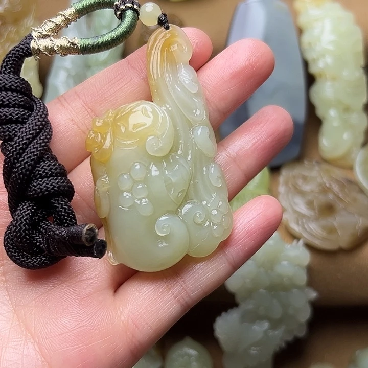 未镶嵌和田玉挂件