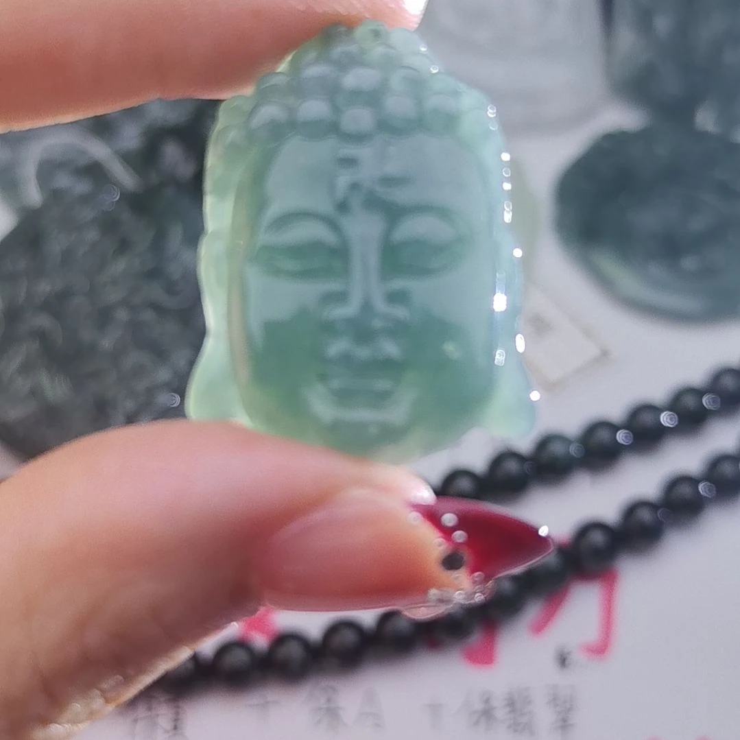 翡翠颈饰未镶嵌天然的A货翡翠多样性发货