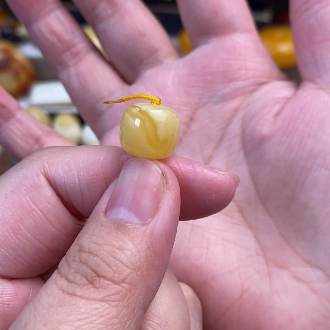 未镶嵌琥珀裸石黄白花老型单珠12×11