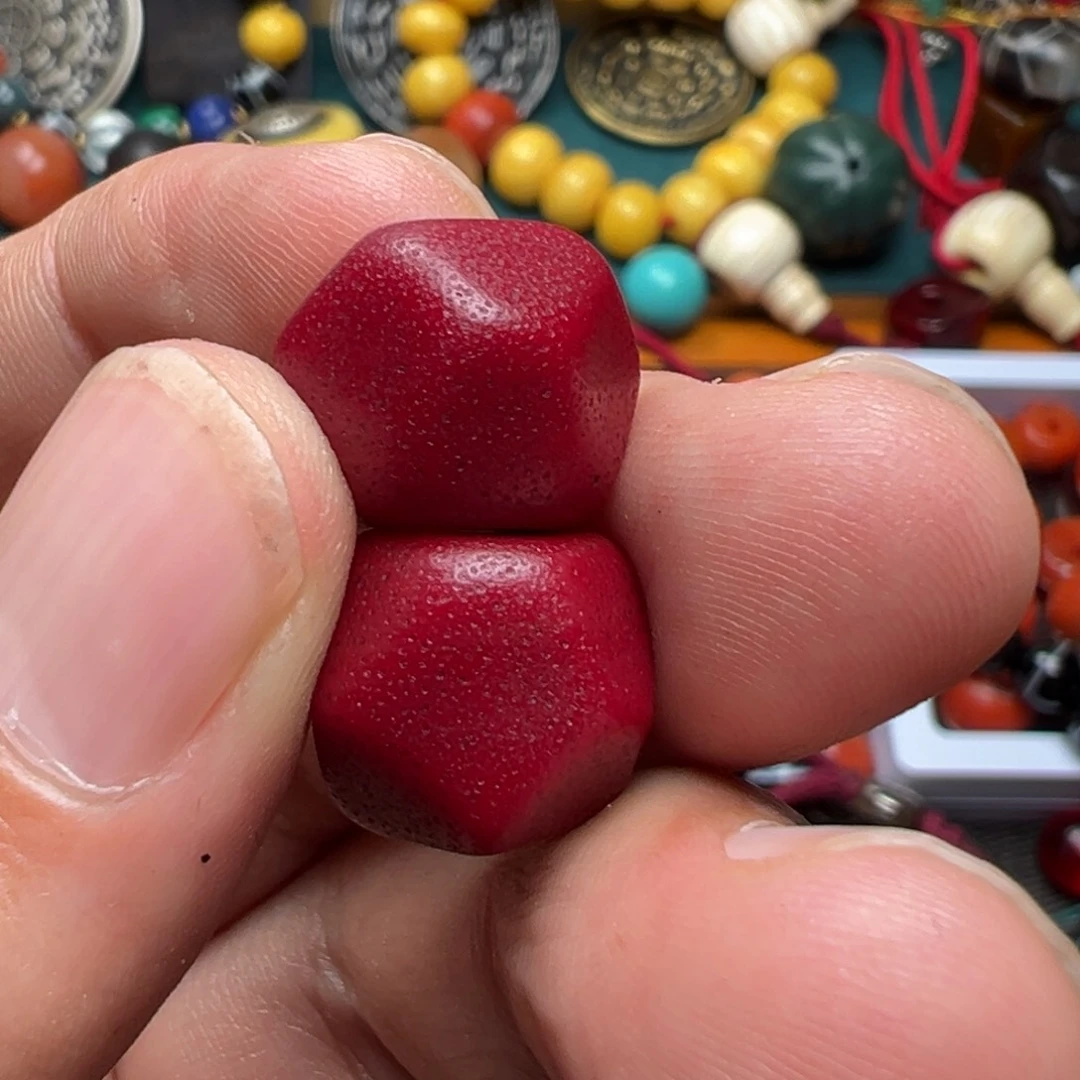 玻璃颈饰手工打造精致