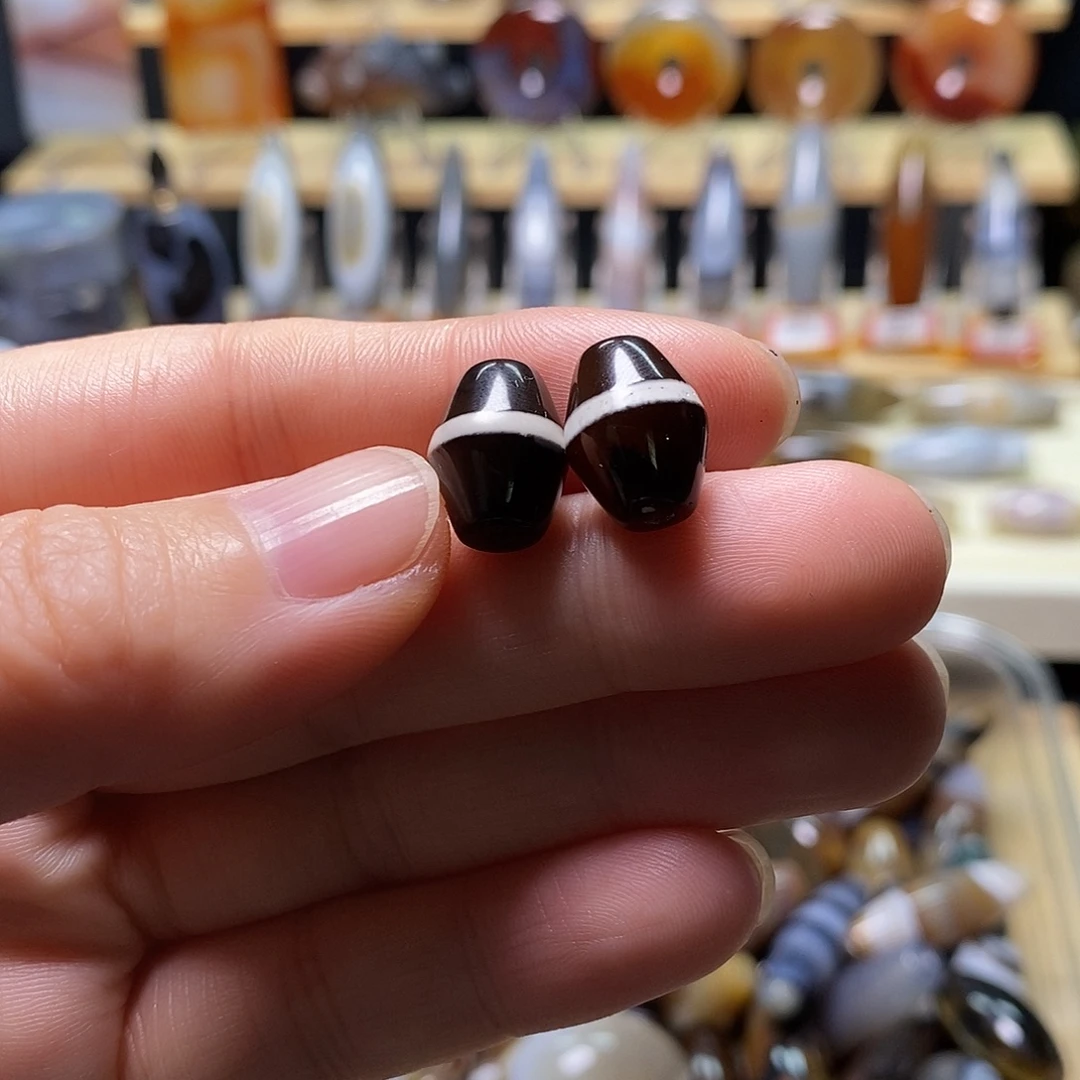 玛瑙/玉髓未镶嵌颈饰精品一对