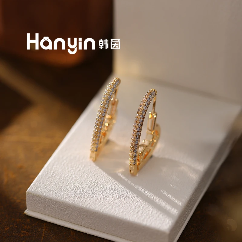 铜合金合成锆石耳饰 高定轻奢光面微镶杨树林爱心耳扣高级感AAA