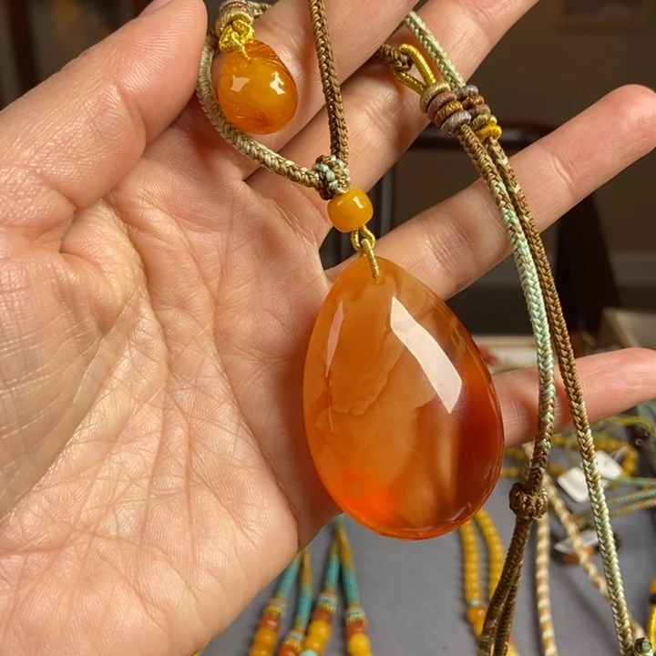 琥珀颈饰未镶嵌蜜蜡吊坠