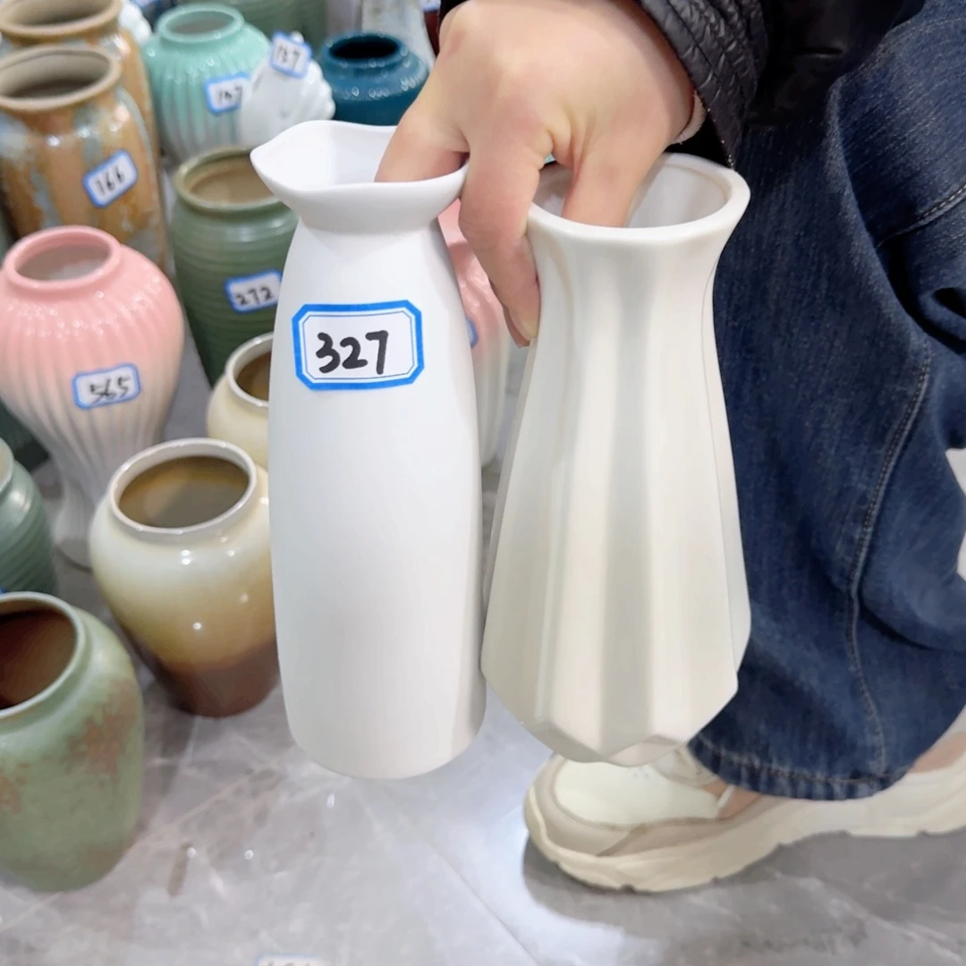 暴***美327号一对小花瓶高20厘米微瑕