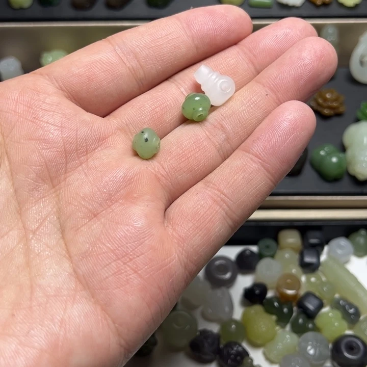 A***？和田玉未镶嵌手链