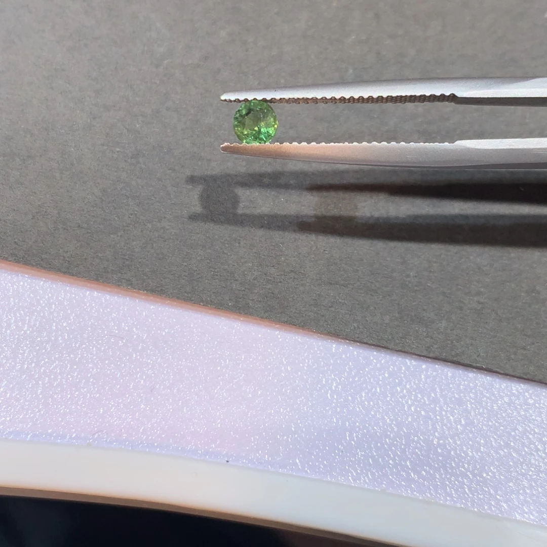 蓝宝石裸石圆4.20