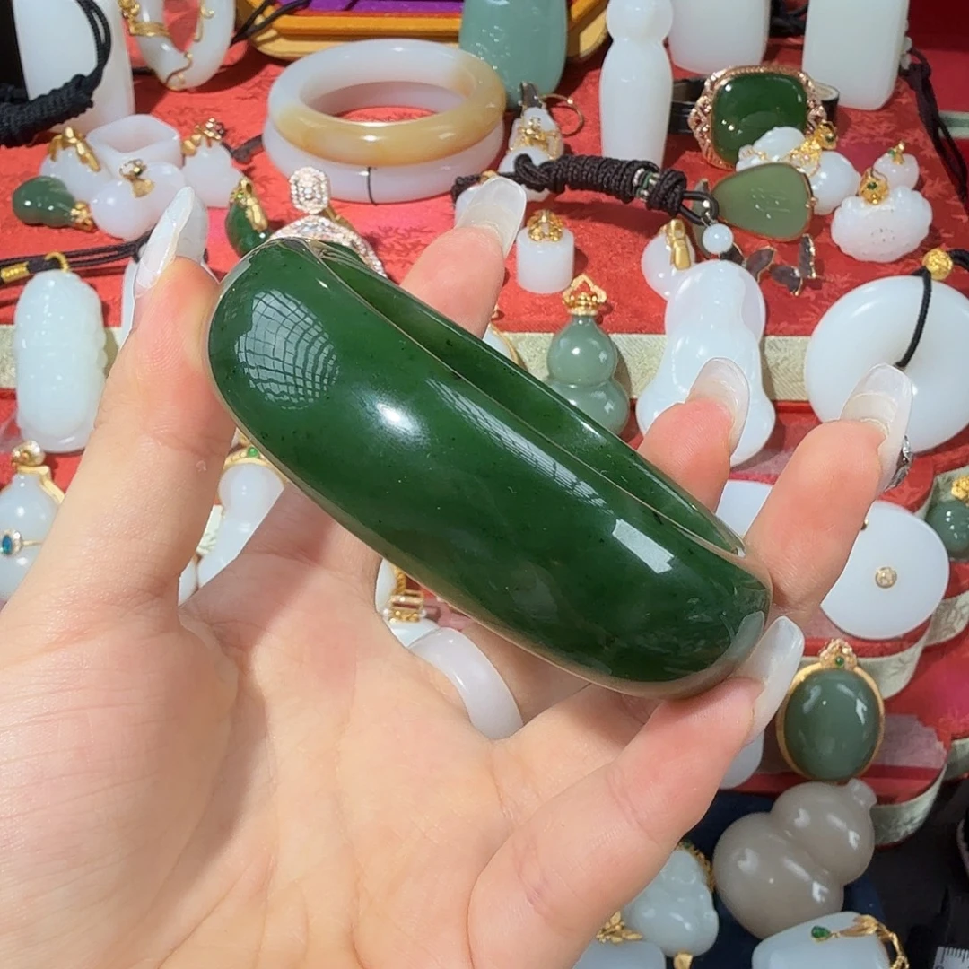 和田玉18K金镶嵌颈饰