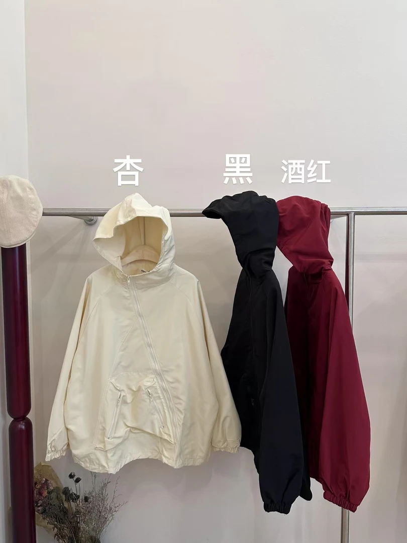 SW（2360）带帽斜拉链双口袋外套