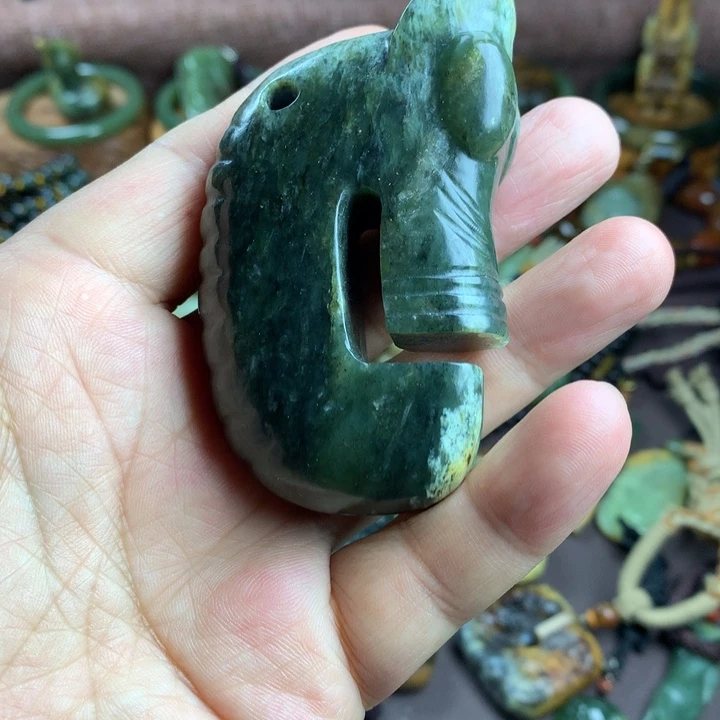岫岩河磨玉（透闪石质玉）未镶嵌吊坠(赠链)
