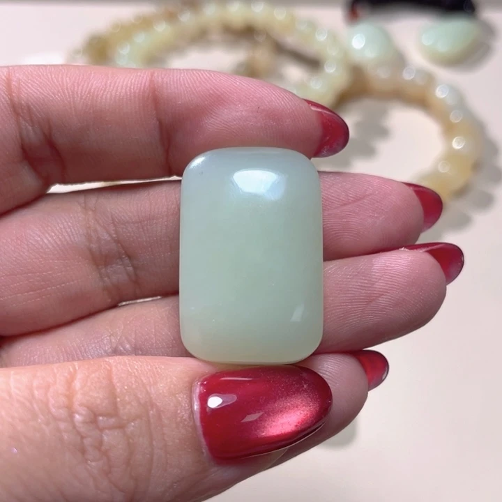 未镶嵌和田玉（糖玉）珠宝半成品