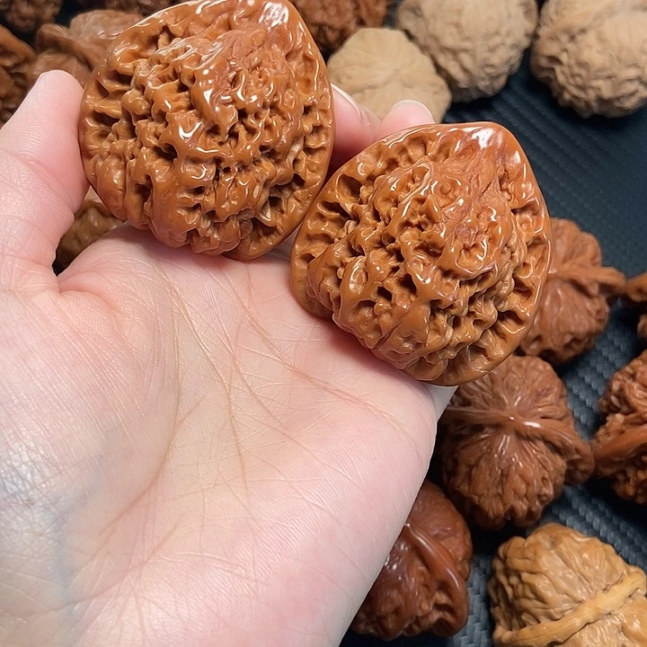 木质类45官帽。    核桃。