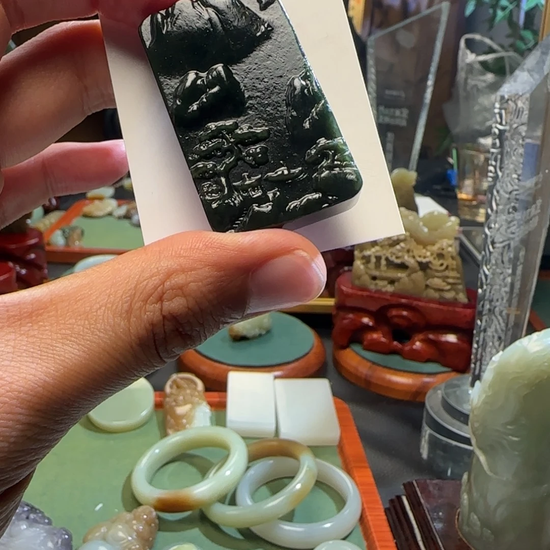 頑***主和田玉未镶嵌颈饰