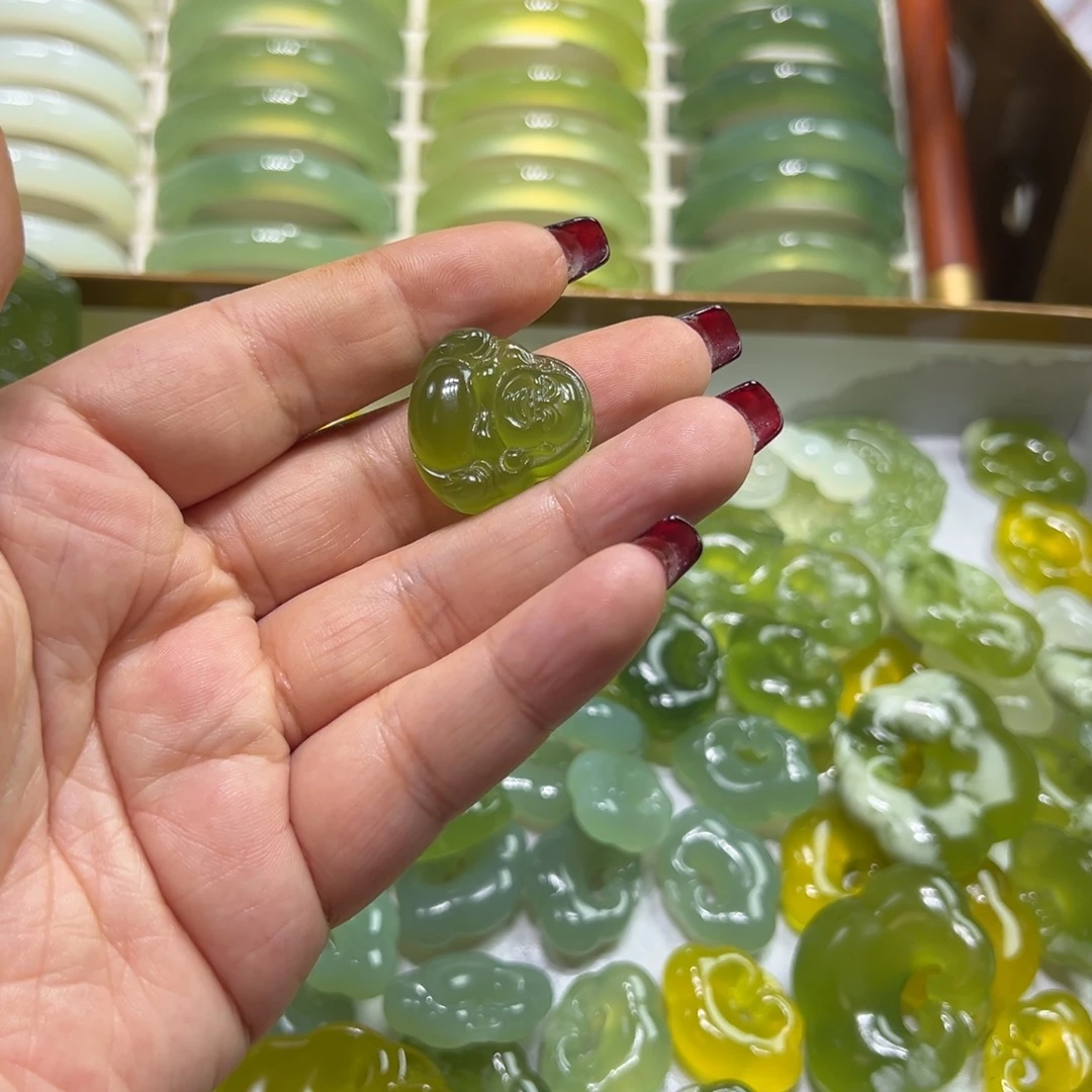 P***e蛇纹石玉未镶嵌手镯