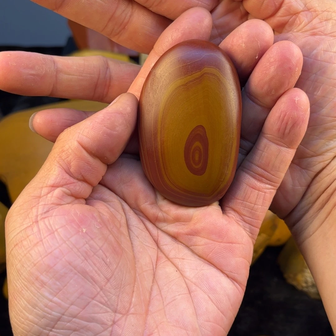 石英质玉未镶嵌黄蜡石吊坠