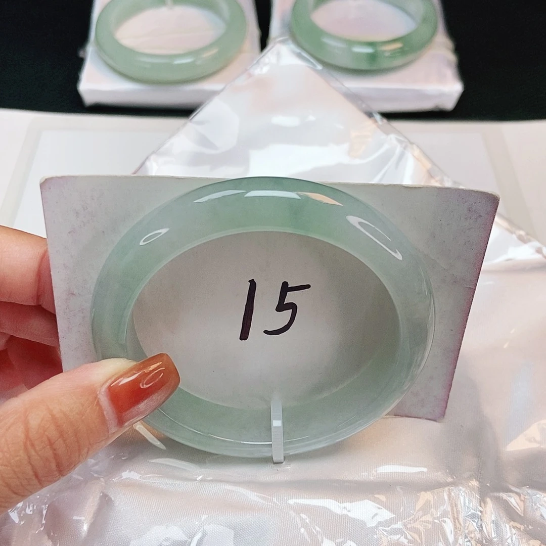 翡翠手镯未镶嵌 正圈56+