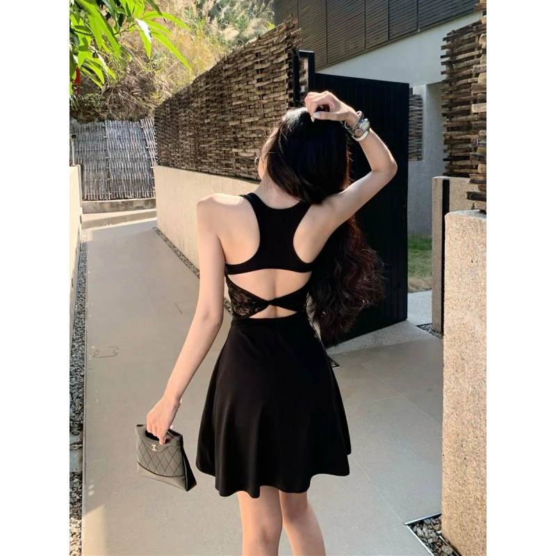 蕾丝拼接露背吊带连衣裙女夏季黑色修身裙子纯欲收腰显瘦a字短裙