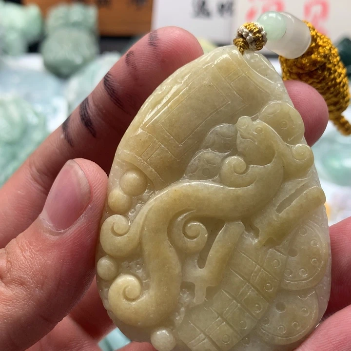 翡翠未镶嵌颈饰保真天然a货翡翠