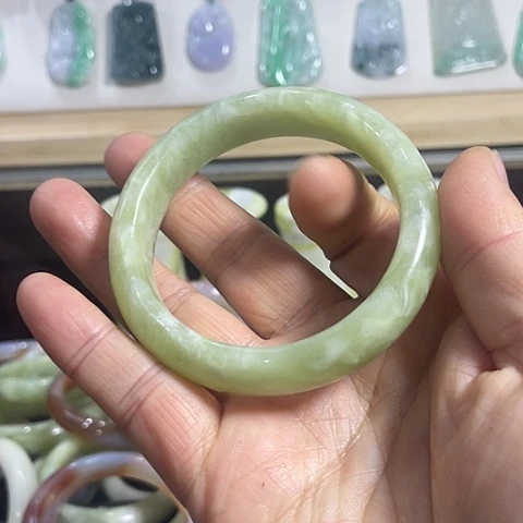 未镶嵌蛇纹石玉手镯