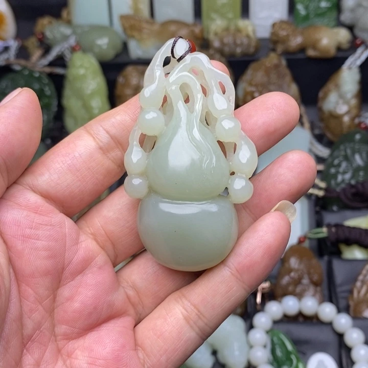 和田玉（糖玉）未镶嵌颈饰