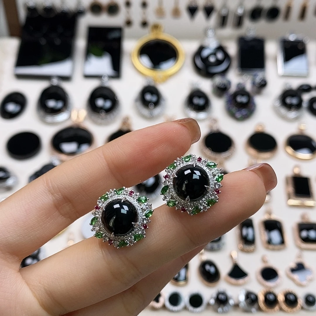 翡翠18K金镶嵌耳饰