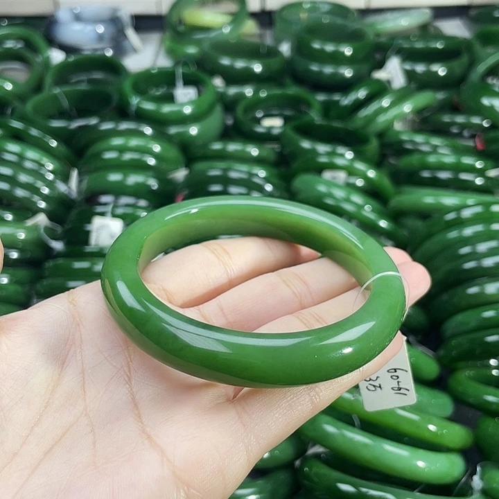未镶嵌手镯和田玉（碧玉）