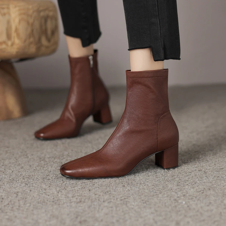 时装靴英伦风2024年冬季新款女百搭气质绒面时尚及踝靴短靴女