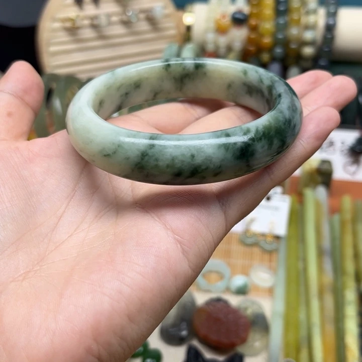 蛇纹石玉未镶嵌手镯夏*棉