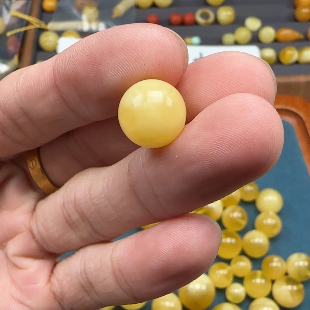 蜜蜡裸石未镶嵌天然b85