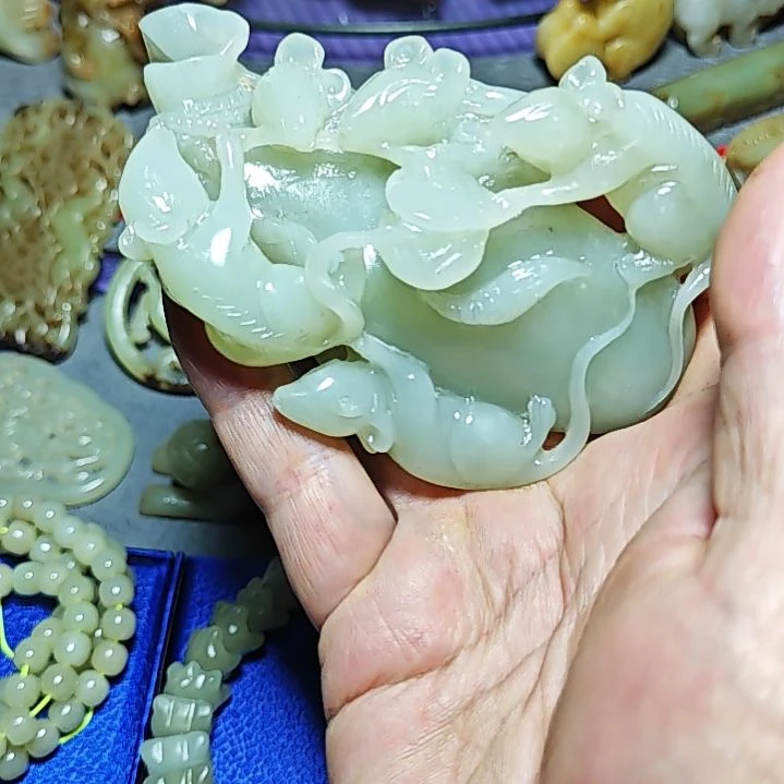 颈饰未镶嵌和田玉