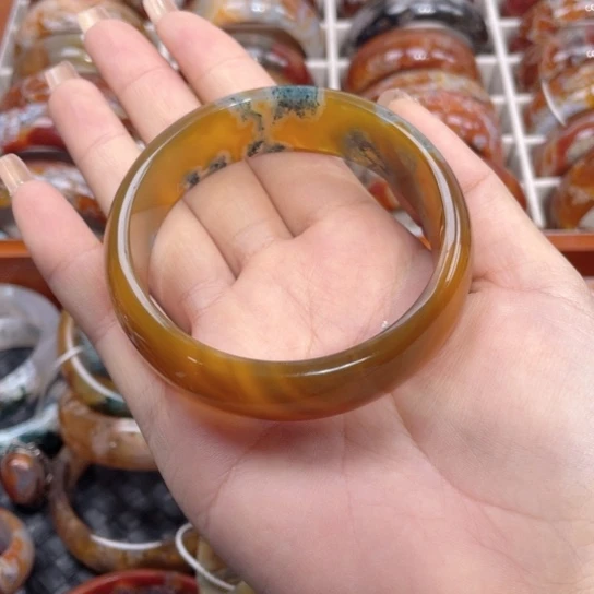 玛瑙/玉髓手镯未镶嵌红*?62
