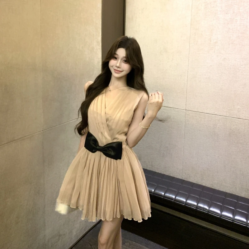蝴蝶结交叉v领无袖背心连衣裙女夏季显瘦高腰裙子小众气质a字短裙