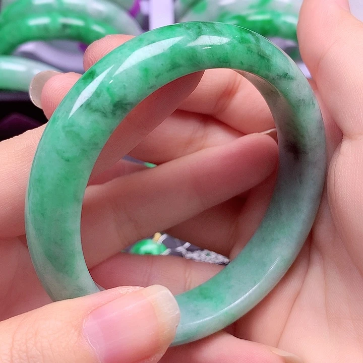 翡翠未镶嵌手镯翡翠手镯
