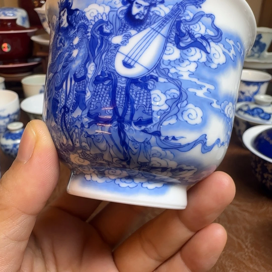 今天晚上的月亮好圆