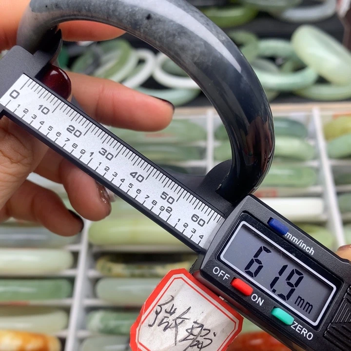 蛇纹石玉未镶嵌手镯544