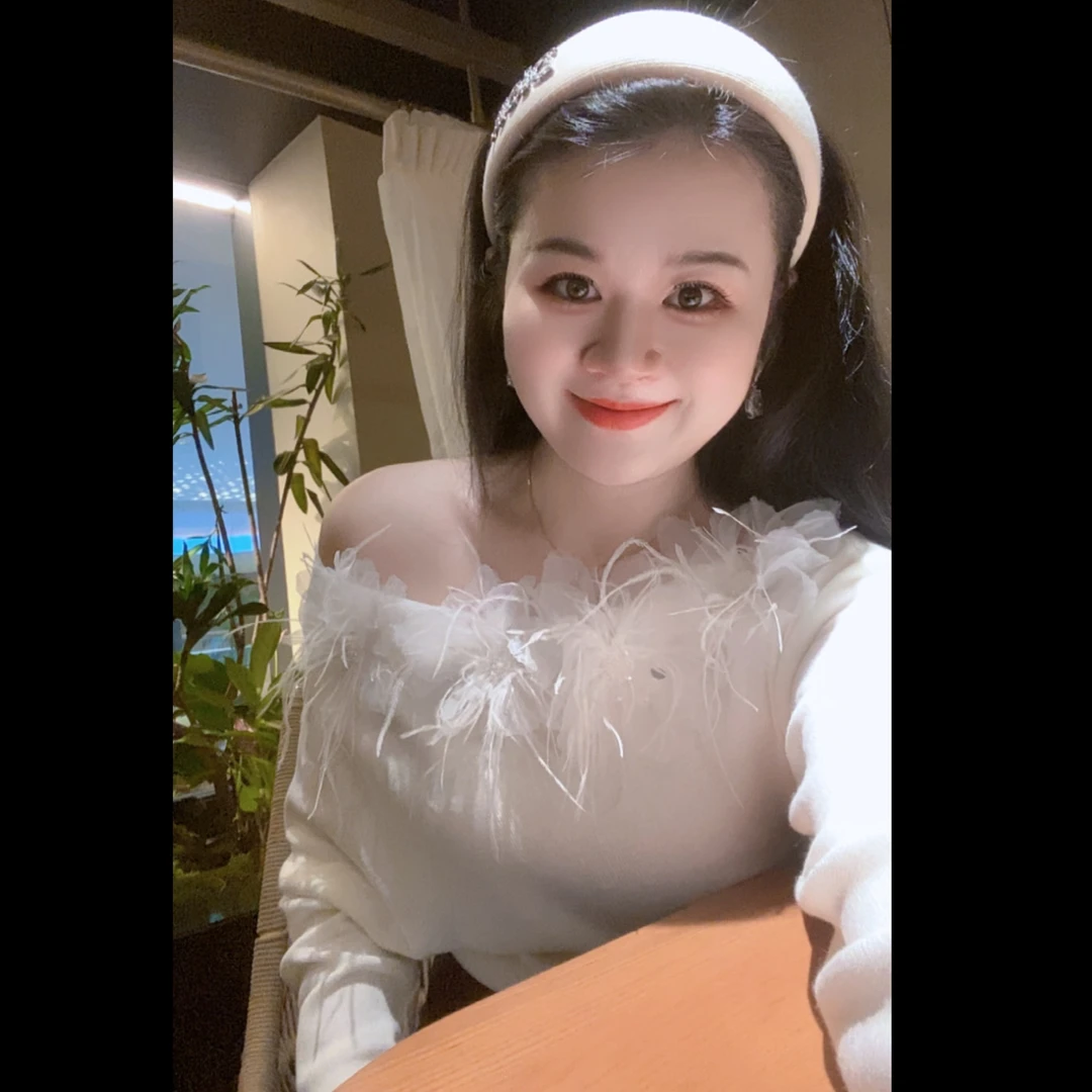 【魅鹊】892 温柔系甜美仙女风钉花斜肩软糯针织上衣